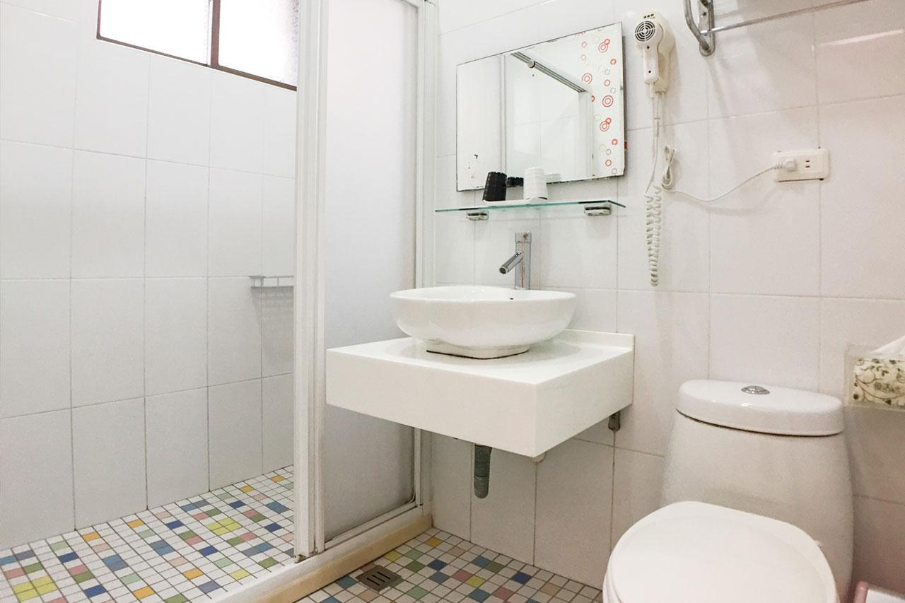 <br /><b>Notice</b>:  Uninitialized string offset: 2 in <b>/www/wwwroot/awugo.com/tw/backend_hotel/hotel_room_setting.php</b> on line <b>448</b><br />